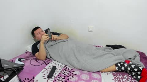 Snapshot of fuckynations chatting on December 28, 9:19 pm Fuckdirtymen online show from December 28, 9:19 pm