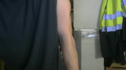 Snapshot of fuerte440 chatting on October 20, 9:10 am fuerte440 online show from October 20, 9:10 am