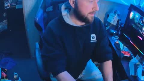 fufupop online show from October 19, 9:37 pm