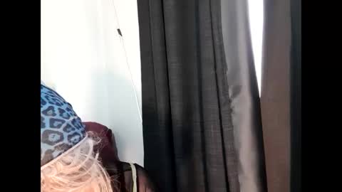 Pizzaz online show from September 28, 3:45 am