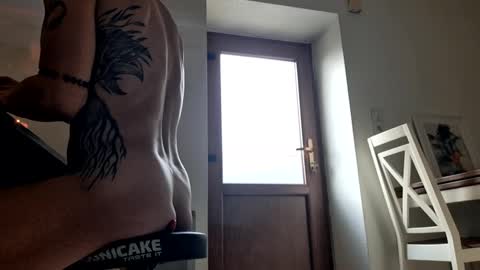 Snapshot of fullartofsex chatting on January 24, 2:41 pm FullArtOfSex online show from January 24, 2:41 pm