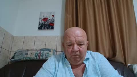 Snapshot of fullballs6 chatting on December 6, 3:08 am fullballs6 online show from December 6, 3:08 am