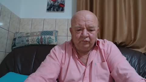 Snapshot of fullballs6 chatting on December 16, 1:53 am fullballs6 online show from December 16, 1:53 am