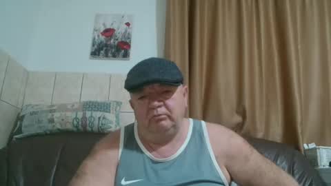 Snapshot of fullballs6 chatting on December 29, 1:24 am fullballs6 online show from December 29, 1:24 am