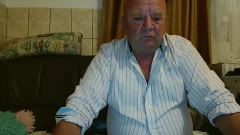 Snapshot of fullballs6 chatting on September 13, 1:27 am fullballs6 online show from September 13, 1:27 am