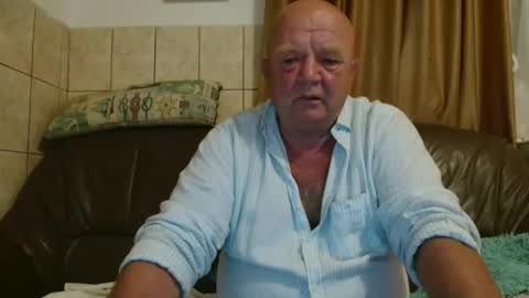 Snapshot of fullballs6 chatting on September 17, 1:51 am fullballs6 online show from September 17, 1:51 am