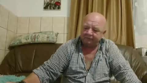 fullballs6 online show from September 19, 2:13 am