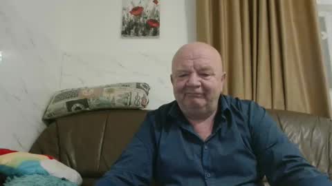 fullballs6 online show from December 23, 3:37 am