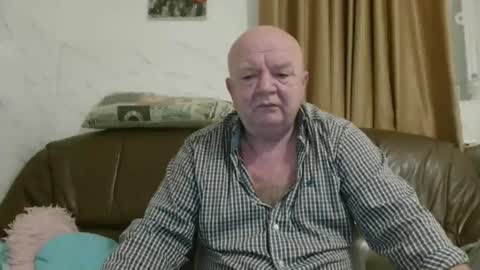 fullballs6 online show from January 18, 3:21 am