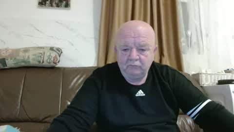 fullballs6 online show from February 26, 3:49 am