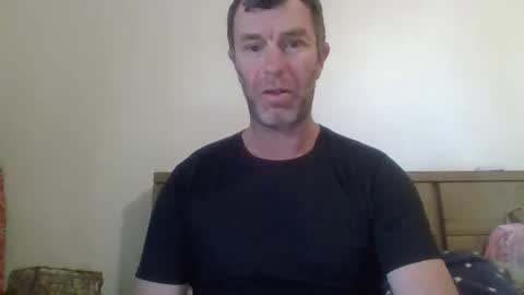 funaussieguy80 online show from May 13, 10:06 pm