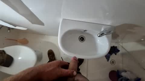 Snapshot of funfishing27 chatting on February 10, 8:07 am funfishing27 online show from February 10, 8:07 am