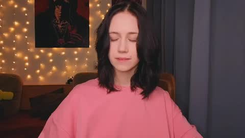 Eva online show from April 4, 3:53 pm