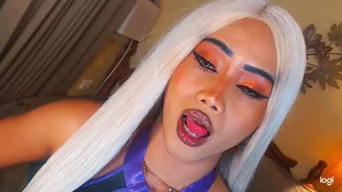 Snapshot of funtastic_harlow chatting on December 4, 11:35 pm Maddonna online show from December 4, 11:35 pm