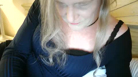 Snapshot of funtimetgirl chatting on September 29, 10:31 am Jessie Love online show from September 29, 10:31 am