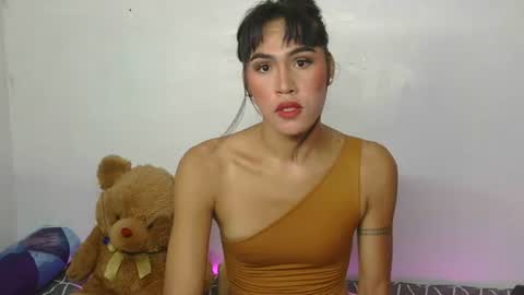 LIL LEE online show from November 11, 3:06 am