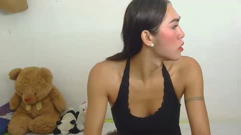 LIL LEE online show from March 9, 9:30 pm