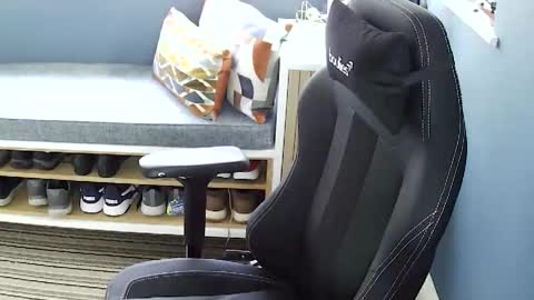 Furry online show from April 29, 1:37 pm