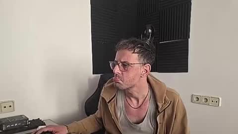 Snapshot of futuregymbro chatting on March 23, 9:46 am Worah online show from March 23, 9:46 am