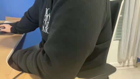 fuzitzu2 online show from February 11, 7:35 am