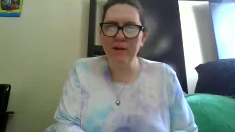 fuzzypeaches87 online show from February 28, 5:36 pm