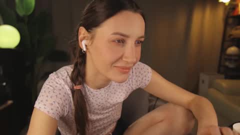 G online show from February 25, 5:58 pm