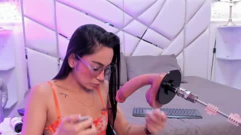 gabbieskinny online show from May 10, 4:06 am
