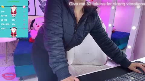 gabby_evanns online show from December 18, 7:41 pm