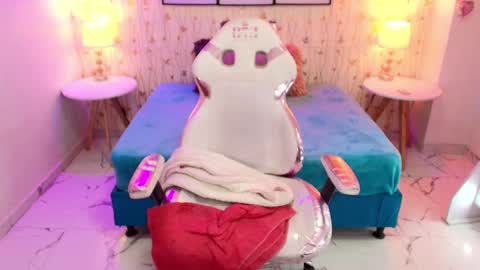 gabby_evanns online show from March 8, 3:13 pm