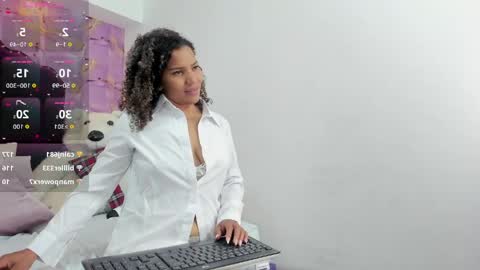 Snapshot of gabby_foox chatting on May 16, 1:02 am Gaby Fox online show from May 16, 1:02 am