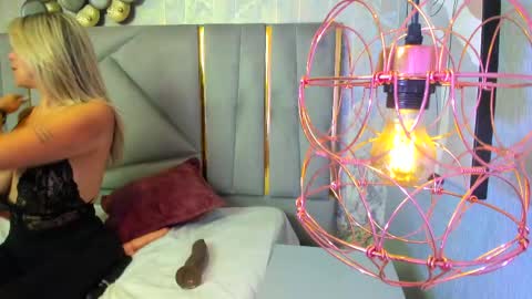 Gaby Santos online show from May 26, 12:12 pm