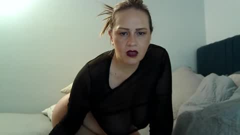 Snapshot of gabby_stone32 chatting on December 10, 5:39 am gabby online show from December 10, 5:39 am