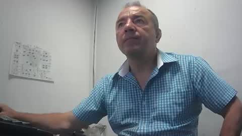 Snapshot of gabriel9_2003 chatting on June 12, 9:30 am gabriel9_2003 online show from June 12, 9:30 am