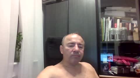Snapshot of gabriel9_2003 chatting on July 16, 7:20 pm gabriel9_2003 online show from July 16, 7:20 pm