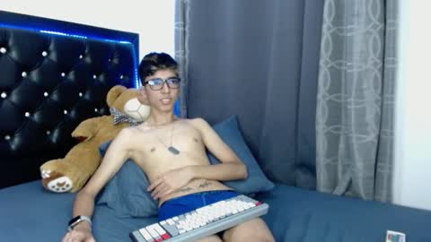 gabriel_x18 online show from February 6, 5:56 am