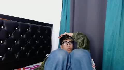 gabriel_x18 online show from March 3, 5:24 am