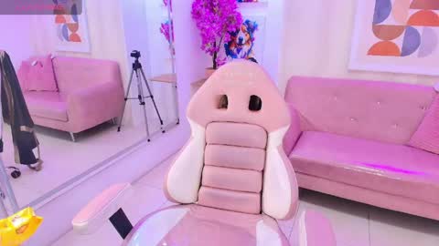 Gabby  online show from April 18, 4:38 am