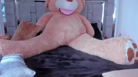 Gabriela Montes online show from December 7, 7:10 pm