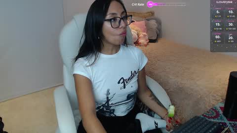 Snapshot of gabriela_morales01 chatting on January 6, 12:16 am .  online show from January 6, 12:16 am