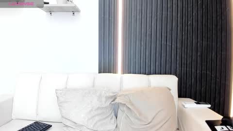 gabrielaa_miller_ online show from November 8, 7:23 pm