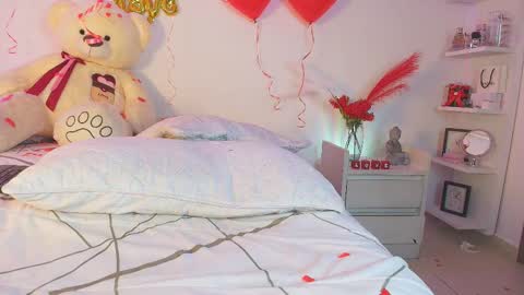   online show from February 15, 7:51 am