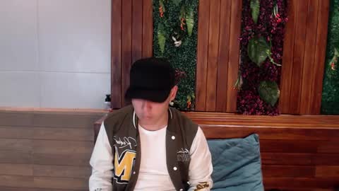 Snapshot of gabriell_ramirez_ chatting on February 1, 10:48 am gabriell_ramirez_ online show from February 1, 10:48 am