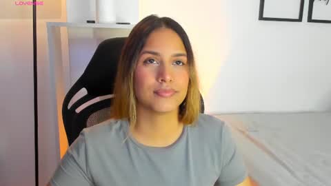 Snapshot of gabriella__tom chatting on July 16, 10:38 pm Gabriella online show from July 16, 10:38 pm