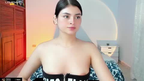 Snapshot of gabriellahoney18 chatting on February 19, 9:33 pm Gabriella online show from February 19, 9:33 pm