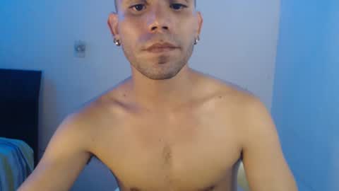 Snapshot of gabrielle_ramirez chatting on December 12, 12:38 am Gabriel online show from December 12, 12:38 am