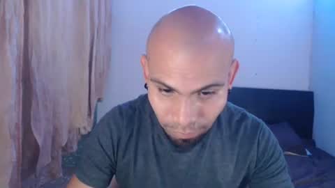 Snapshot of gabrielle_ramirez chatting on March 1, 10:53 pm Gabriel online show from March 1, 10:53 pm