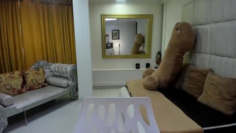 gabriela online show from October 11, 4:05 pm