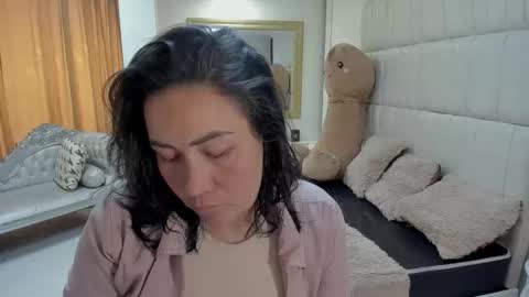 Snapshot of gaby_trent chatting on February 7, 4:11 pm gabriela online show from February 7, 4:11 pm