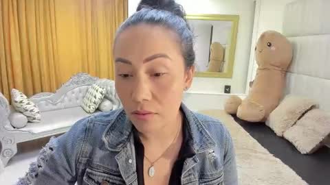 Snapshot of gaby_trent chatting on February 10, 5:06 pm gabriela online show from February 10, 5:06 pm