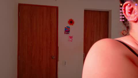 gaby_vegaa online show from November 17, 10:04 pm